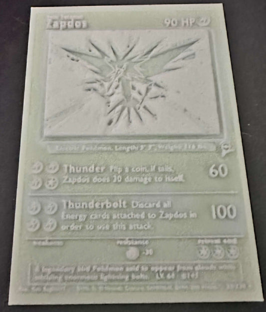 Legendäre Zapdos Pokémonkarte als farbenstarkes 3D-Bild mit Gravur