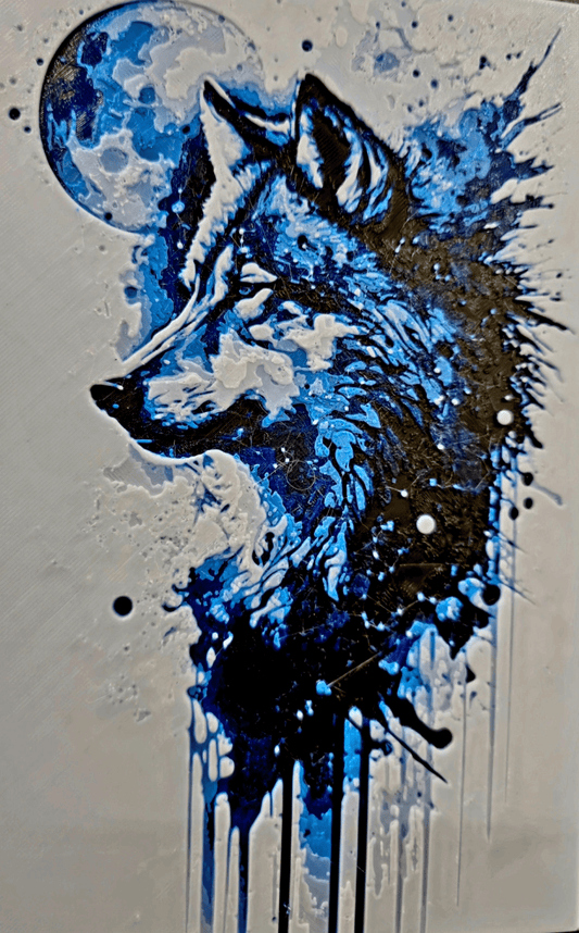 Heulender Wolf vor dem Mond als mystisches 3D-Lithophane in Schwarz-Weiß