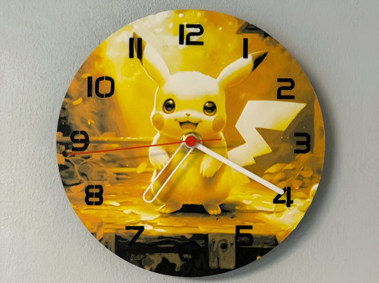 "Pikachu Edition Wanduhr 🕰️ mit Design des beliebten Pokémon ⚡, ideal für Pokémon-Fans und als einzigartiges Geschenk 🎁 für Pikachu-Liebhaber."