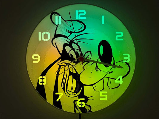 Goofy Glow Edition 3D Uhr mit LED✨ Effekt, perfekt für Disney-Fans. Tollpatsch, Treue & Timing von Veloria.