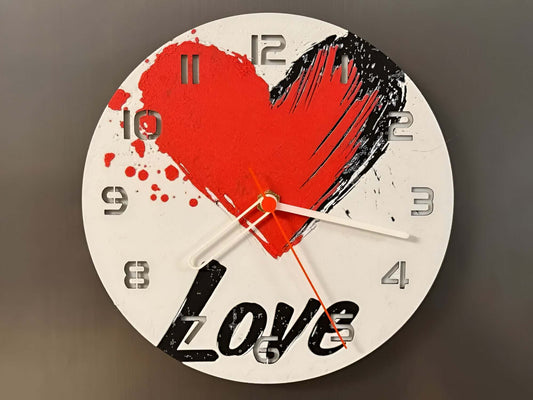 3D Veloria Uhr mit rotem ❤️ und "Love"-Schriftzug, symbolisiert Zeit, Nähe und Zweisamkeit, perfekt für besondere Anlässe.