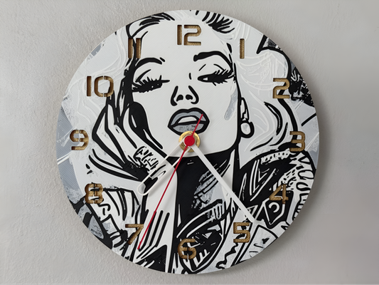 "Marilyn Monroe Edition Wanduhr 🕰️ im Design der Hollywood-Ikone 🎬, ideal für Filmfans 🌟 und als einzigartiges Geschenk 🎁 für Marilyn Monroe-Liebhaber."