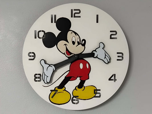 "Mickey Mouse Edition FB Wanduhr 🕰️ mit klassischem Mickey Mouse-Design 🐭, perfekt für Disney-Fans 🌟 und als bezauberndes Geschenk 🎁 für Mickey-Liebhaber."