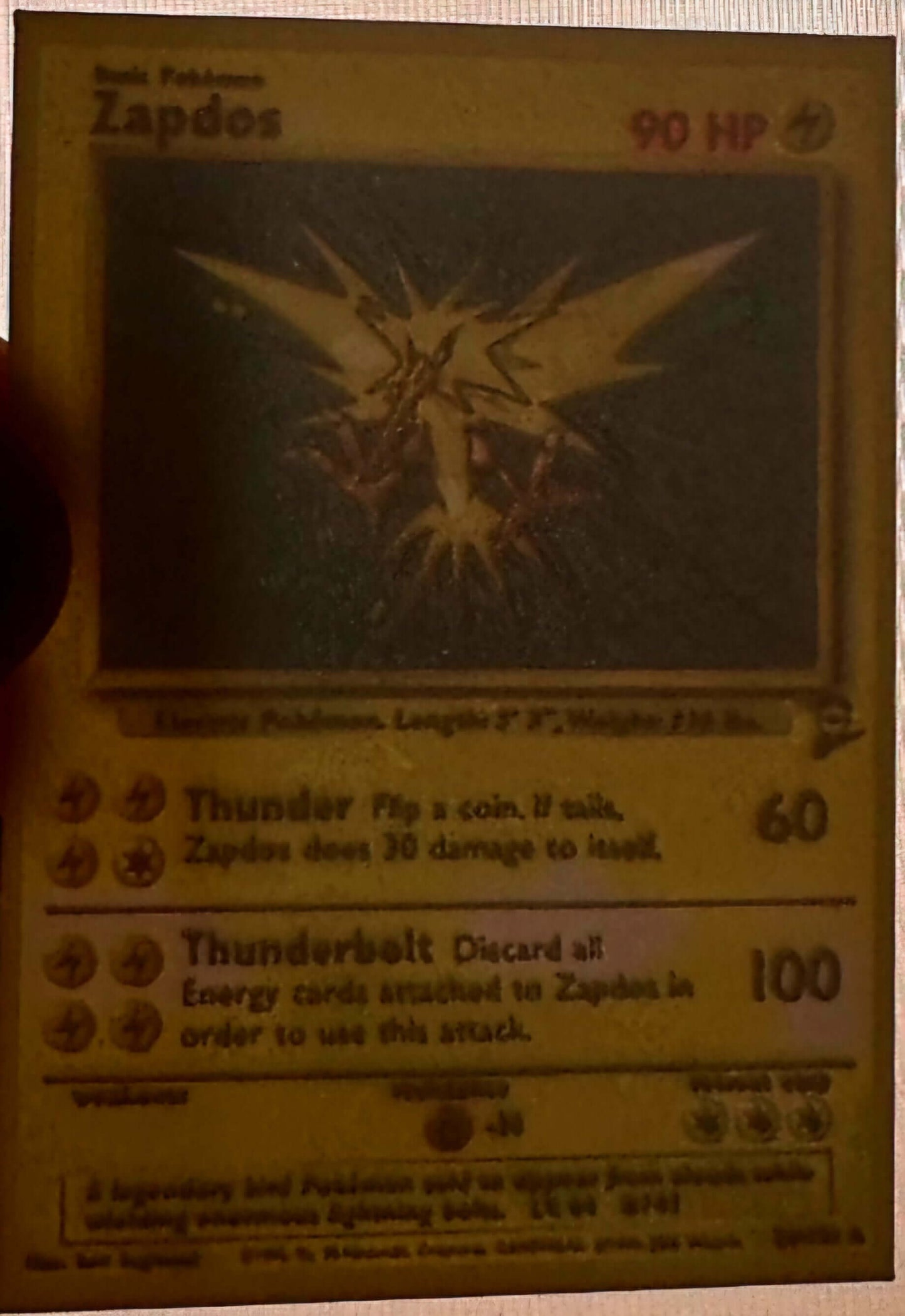 Legendäre Zapdos Pokémonkarte als farbenstarkes 3D-Bild mit Gravur
