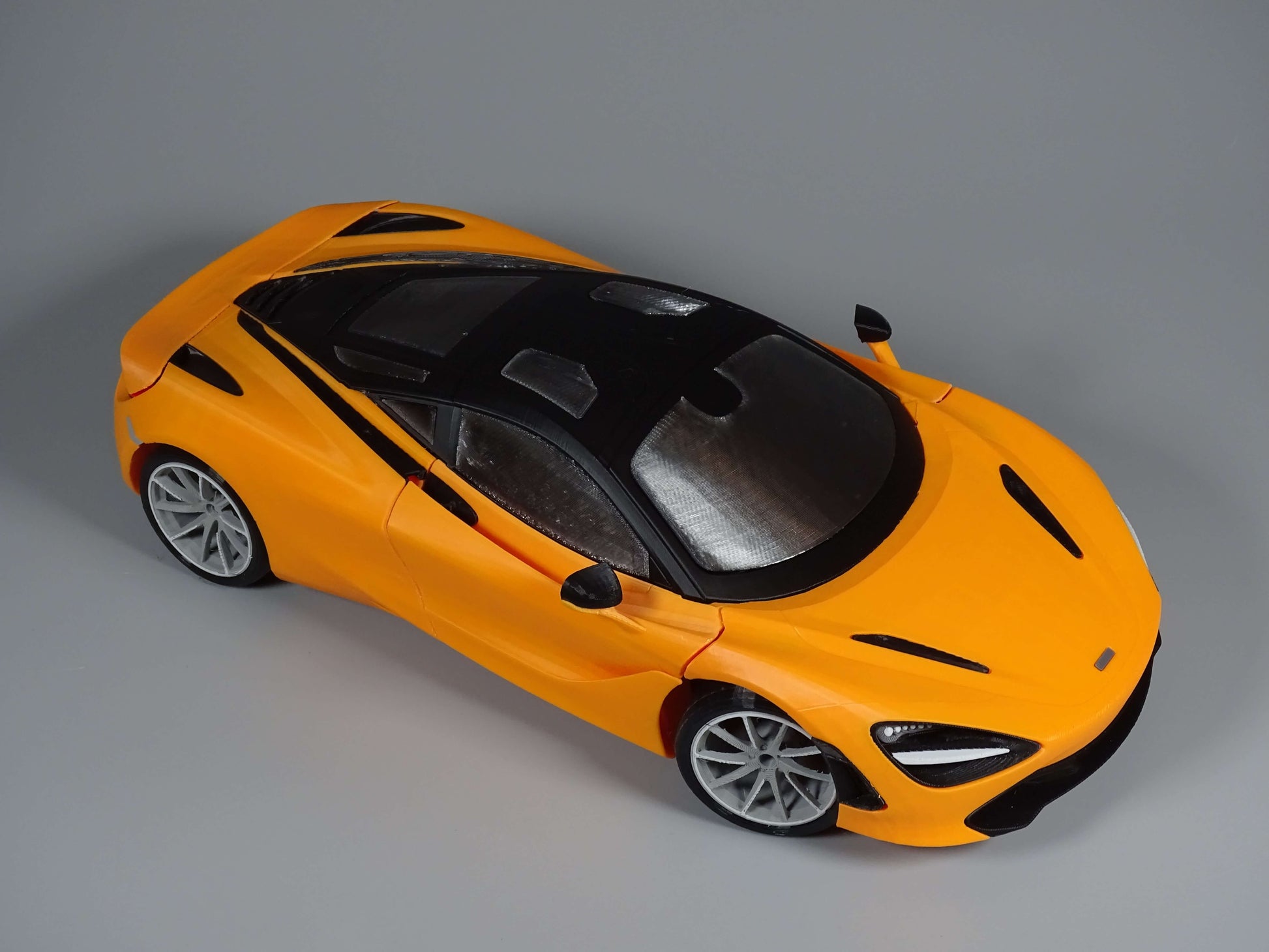 RC McLaren 720S Karosserie DRS Edition in leuchtendem Orange von oben