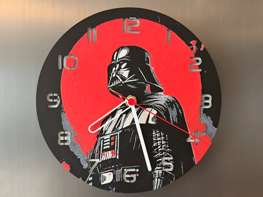 "Darth Vader Edition Wanduhr 🕰️ im Design des ikonischen Sith-Lords 🖤, perfekt für Star Wars-Fans 🌌 und als galaktisches Geschenk 🎁 für Liebhaber der Dunklen Seite."