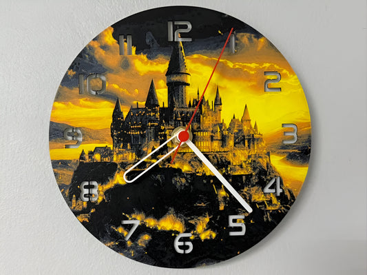 "Harry Potter – Hogwarts Castle Edition Wanduhr 🕰️ im Design von Hogwarts 🏰, ideal für Harry Potter-Fans 🧙‍♂️ und als magisches Geschenk 🎁 für Liebhaber der Zauberwelt."