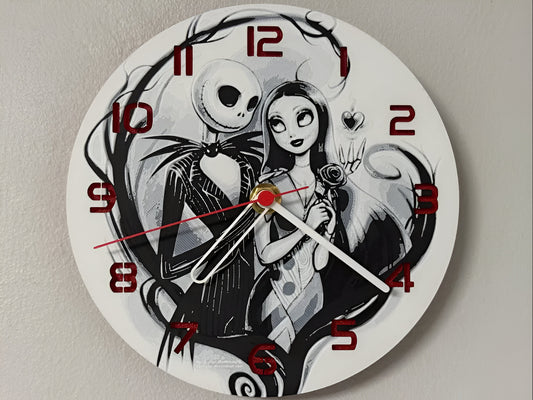"Jack Skellington in Love Edition Wanduhr 🕰️ mit Design von Jack und Sally 💀❤️, perfekt für Fans von Nightmare Before Christmas 🎃 und als romantisches Geschenk 🎁."