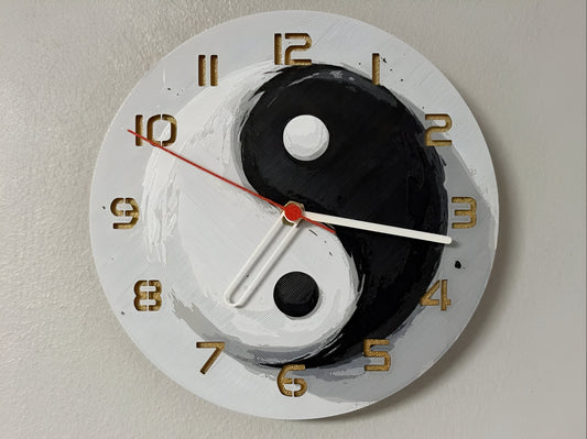 "Yin Yang Edition Wanduhr 🕰️ mit harmonischem Design 🌓☯️, perfekt für Fans von asiatischer Philosophie 🧘‍♂️ und als symbolisches Geschenk 🎁 für Balance-Liebhaber."