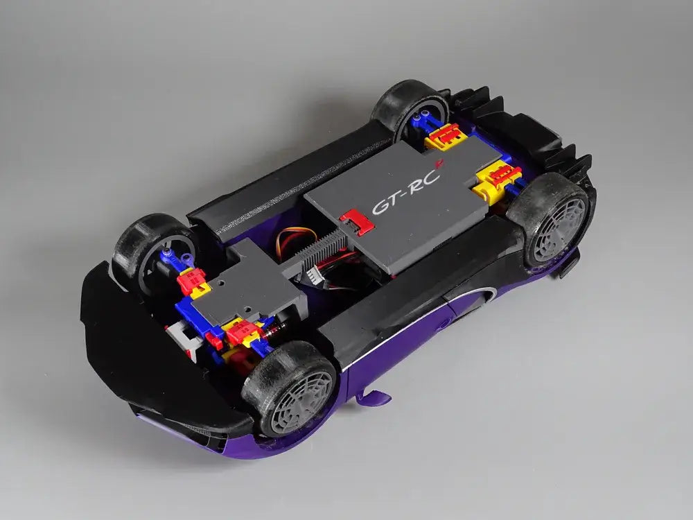 RC Bugatti Chiron Pur Sport Karosserie Modellunterseite, Highlight der Hypercar-Ingenieurskunst, RC 1:12 Show Edition Modell.